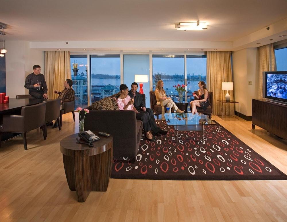 Le Merigot At Tropicana Эвансвилл Экстерьер фото